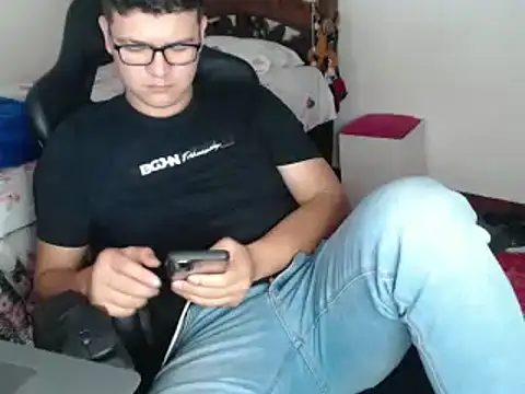 Snapshot of Plug_Control chatting on 03-14-25, 01:35 Plug Control online show from 03-14-25, 01:35