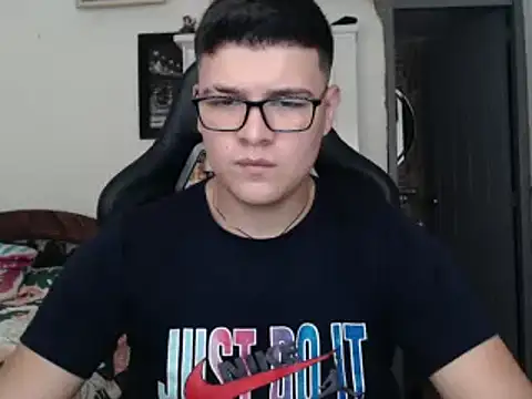 Plug Control online show from 03-21-25, 09:12