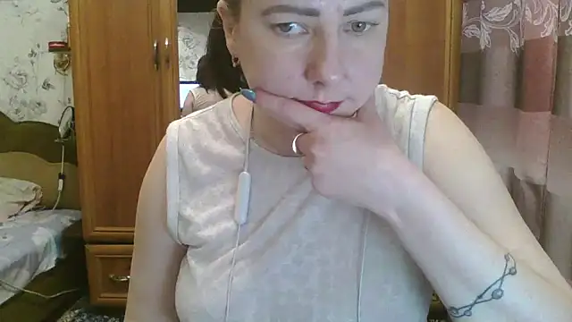 SophieNightAh online show from 02-19-25, 03:27