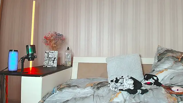 Snapshot of Meowroslava chatting on 10-16-25, 10:27 Meowroslava online show from 10-16-25, 10:27