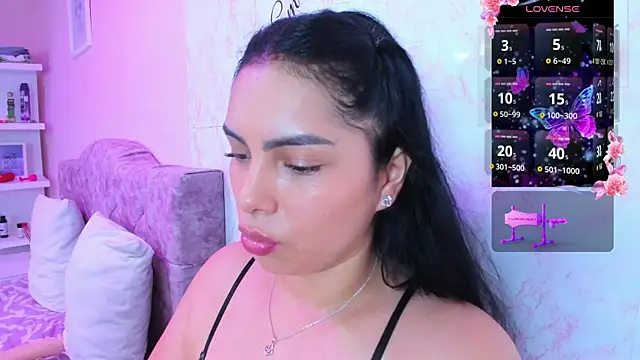 Snapshot of evelinn_belen chatting on 04-29-26, 11:58 evelinn belen online show from 04-29-26, 11:58