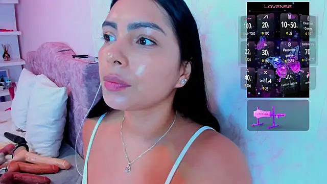 Snapshot of evelinn_belen chatting on 05-31-26, 10:11 evelinn belen online show from 05-31-26, 10:11