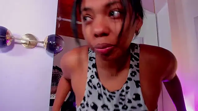 Snapshot of lia_mariana chatting on 01-08-25, 05:05 lia mariana online show from 01-08-25, 05:05