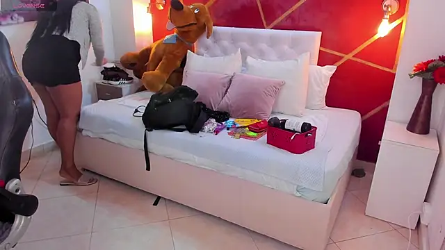 Snapshot of lia_mariana chatting on 03-10-25, 11:06 lia mariana online show from 03-10-25, 11:06