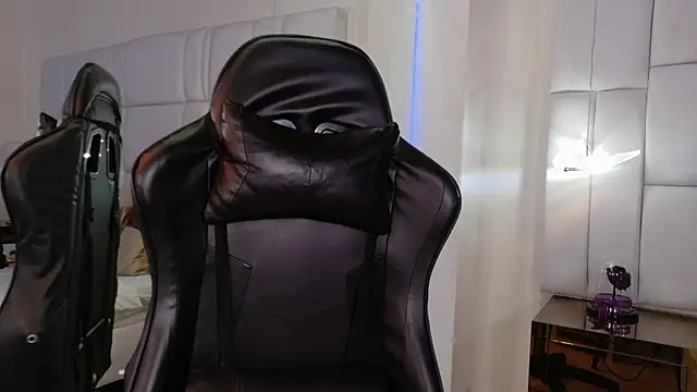 Snapshot of lia_mariana chatting on 09-25-25, 03:27 lia mariana online show from 09-25-25, 03:27