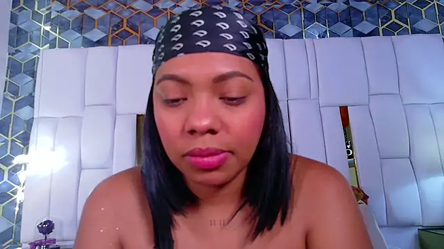 Snapshot of lia_mariana chatting on 10-10-25, 12:37 lia mariana online show from 10-10-25, 12:37