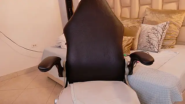 Snapshot of lia_mariana chatting on 10-20-25, 06:19 lia mariana online show from 10-20-25, 06:19