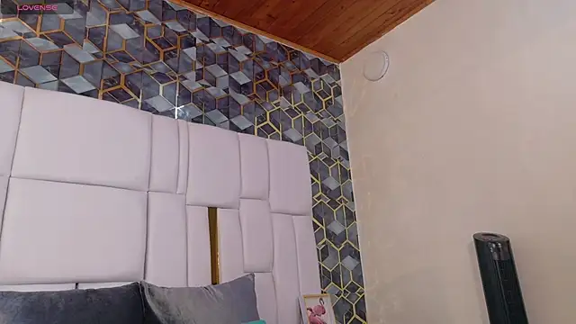 Snapshot of lia_mariana chatting on 11-23-25, 09:47 lia mariana online show from 11-23-25, 09:47