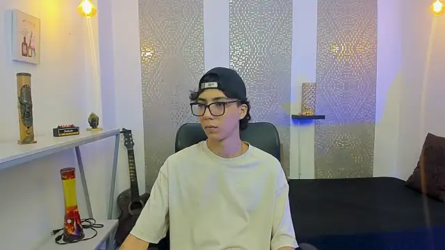 Nikolay Gregori online show from 10-22-25, 04:13