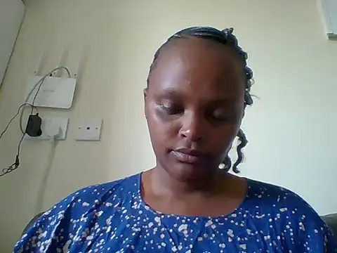 Snapshot of Sexxy-Shie chatting on 02-14-25, 08:21 Sexxy-Shie online show from 02-14-25, 08:21