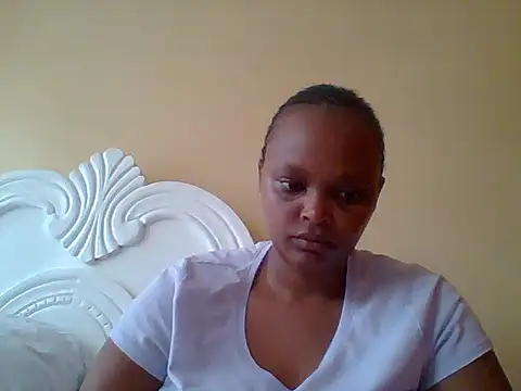 Snapshot of Sexxy-Shie chatting on 09-27-25, 05:56 Sexxy-Shie online show from 09-27-25, 05:56