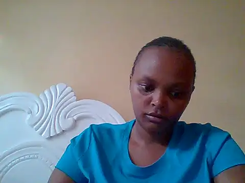 Snapshot of Sexxy-Shie chatting on 09-30-25, 07:02 Sexxy-Shie online show from 09-30-25, 07:02