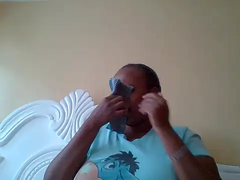 Snapshot of Sexxy-Shie chatting on 10-03-25, 06:43 Sexxy-Shie online show from 10-03-25, 06:43