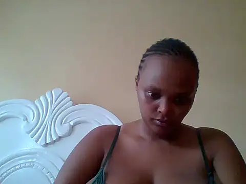 Snapshot of Sexxy-Shie chatting on 10-26-25, 06:19 Sexxy-Shie online show from 10-26-25, 06:19