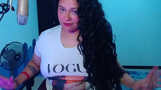 Snapshot of Luciernaga18 chatting on 10-08-25, 01:58 Luciernaga18 online show from 10-08-25, 01:58