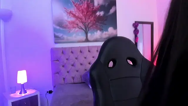 Julianaa Castro  online show from 03-07-25, 12:01