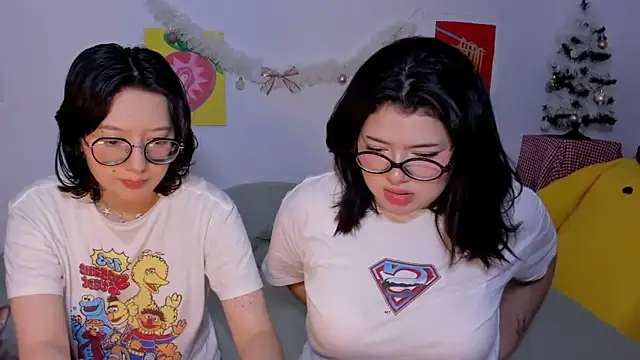 Snapshot of Gaby_Danna chatting on 12-15-25, 10:36 Gaby Danna online show from 12-15-25, 10:36