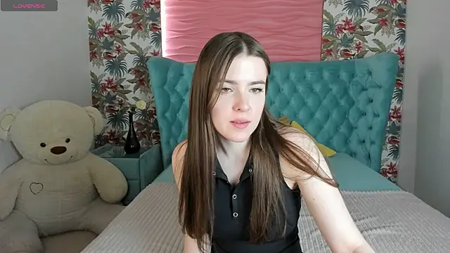 Snapshot of Haley_Gars chatting on 05-03-26, 11:27 Haley Gars online show from 05-03-26, 11:27