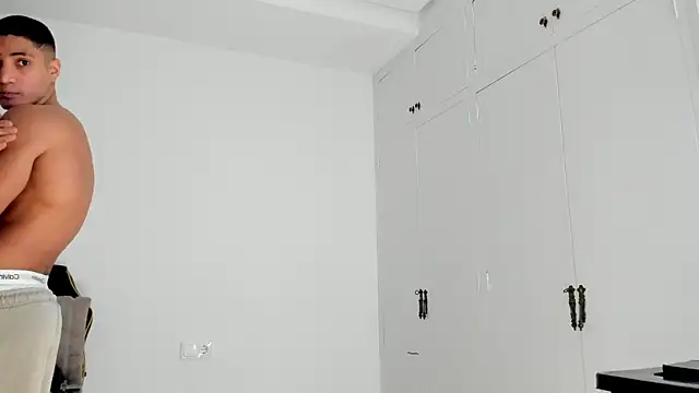 Snapshot of dan01_ chatting on 02-20-25, 08:28 dan01 online show from 02-20-25, 08:28