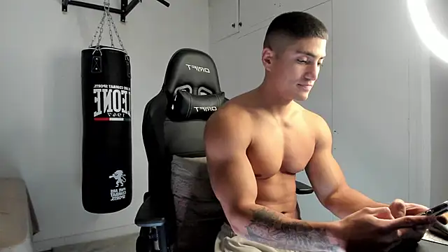 Snapshot of dan01_ chatting on 12-02-25, 02:12 dan01 online show from 12-02-25, 02:12