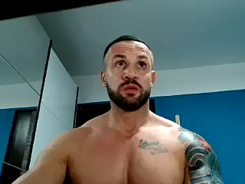 Magnificmuscles89 online show from 02-03-25, 10:21