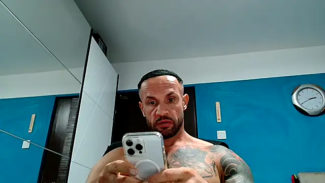 Magnificmuscles89 online show from 10-01-25, 11:44