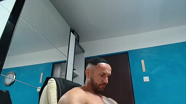 Magnificmuscles89 online show from 10-06-25, 09:12