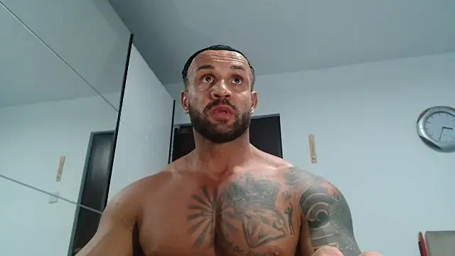 Magnificmuscles89 online show from 04-26-26, 10:07