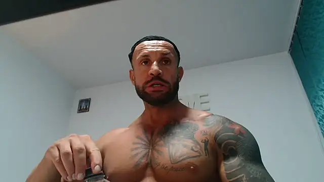 Magnificmuscles89 online show from 05-24-26, 10:04