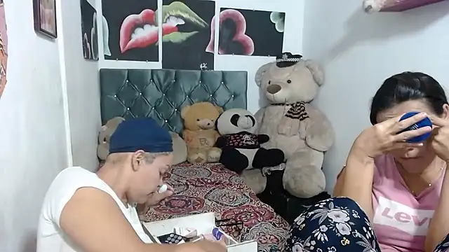 manzanahot9 online show from 03-15-25, 01:41