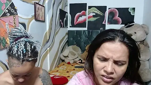 manzanahot9 online show from 11-17-25, 05:41