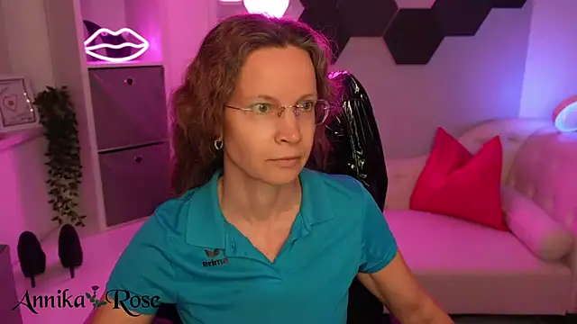 AnnikaRose online show from 02-21-26, 04:08