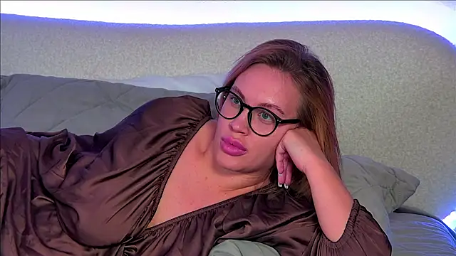 MariaNeumann online show from 02-05-25, 12:38