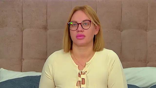 MariaNeumann online show from 09-18-25, 06:37