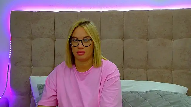 MariaNeumann online show from 11-12-25, 06:36