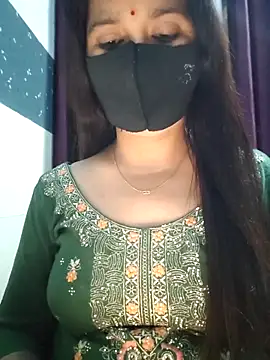 Snapshot of Aishwaryaa_69 chatting on 02-14-25, 06:45 Aishwaryaa 69 online show from 02-14-25, 06:45