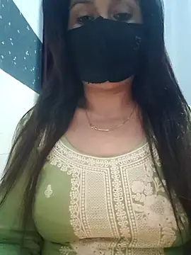 Snapshot of Aishwaryaa_69 chatting on 02-20-25, 11:31 Aishwaryaa 69 online show from 02-20-25, 11:31