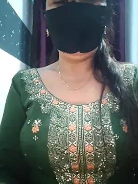 Snapshot of Aishwaryaa_69 chatting on 03-03-25, 11:44 Aishwaryaa 69 online show from 03-03-25, 11:44