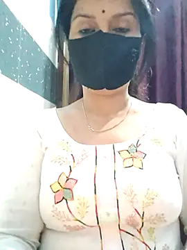 Snapshot of Aishwaryaa_69 chatting on 03-10-25, 04:03 Aishwaryaa 69 online show from 03-10-25, 04:03