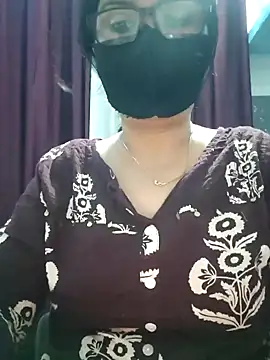 Snapshot of Aishwaryaa_69 chatting on 09-11-25, 03:12 Aishwaryaa 69 online show from 09-11-25, 03:12