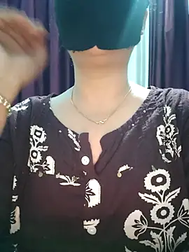 Snapshot of Aishwaryaa_69 chatting on 09-12-25, 03:17 Aishwaryaa 69 online show from 09-12-25, 03:17