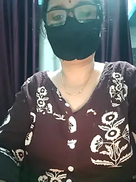 Snapshot of Aishwaryaa_69 chatting on 09-13-25, 04:29 Aishwaryaa 69 online show from 09-13-25, 04:29