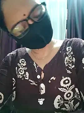 Snapshot of Aishwaryaa_69 chatting on 09-14-25, 04:33 Aishwaryaa 69 online show from 09-14-25, 04:33