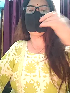 Snapshot of Aishwaryaa_69 chatting on 09-15-25, 10:37 Aishwaryaa 69 online show from 09-15-25, 10:37