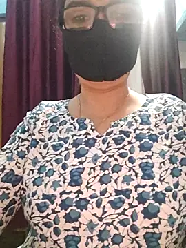 Snapshot of Aishwaryaa_69 chatting on 10-02-25, 04:19 Aishwaryaa 69 online show from 10-02-25, 04:19