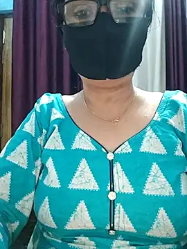 Snapshot of Aishwaryaa_69 chatting on 10-04-25, 03:54 Aishwaryaa 69 online show from 10-04-25, 03:54