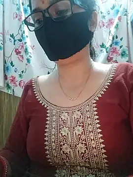 Snapshot of Aishwaryaa_69 chatting on 10-15-25, 04:18 Aishwaryaa 69 online show from 10-15-25, 04:18