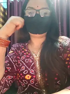 Snapshot of Aishwaryaa_69 chatting on 10-25-25, 04:24 Aishwaryaa 69 online show from 10-25-25, 04:24