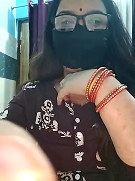 Snapshot of Aishwaryaa_69 chatting on 10-26-25, 10:21 Aishwaryaa 69 online show from 10-26-25, 10:21