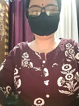 Snapshot of Aishwaryaa_69 chatting on 10-31-25, 12:28 Aishwaryaa 69 online show from 10-31-25, 12:28